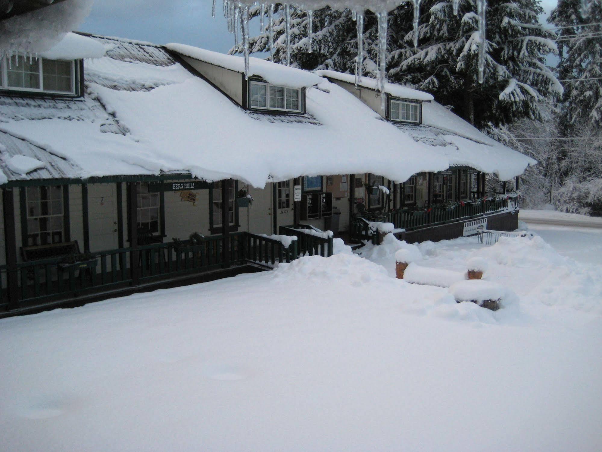 Whittaker'S Motel & Historic Bunkhouse Ashford Extérieur photo