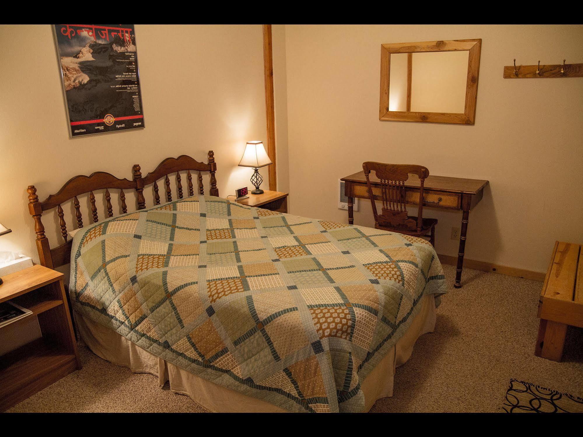 Whittaker'S Motel & Historic Bunkhouse Ashford Extérieur photo