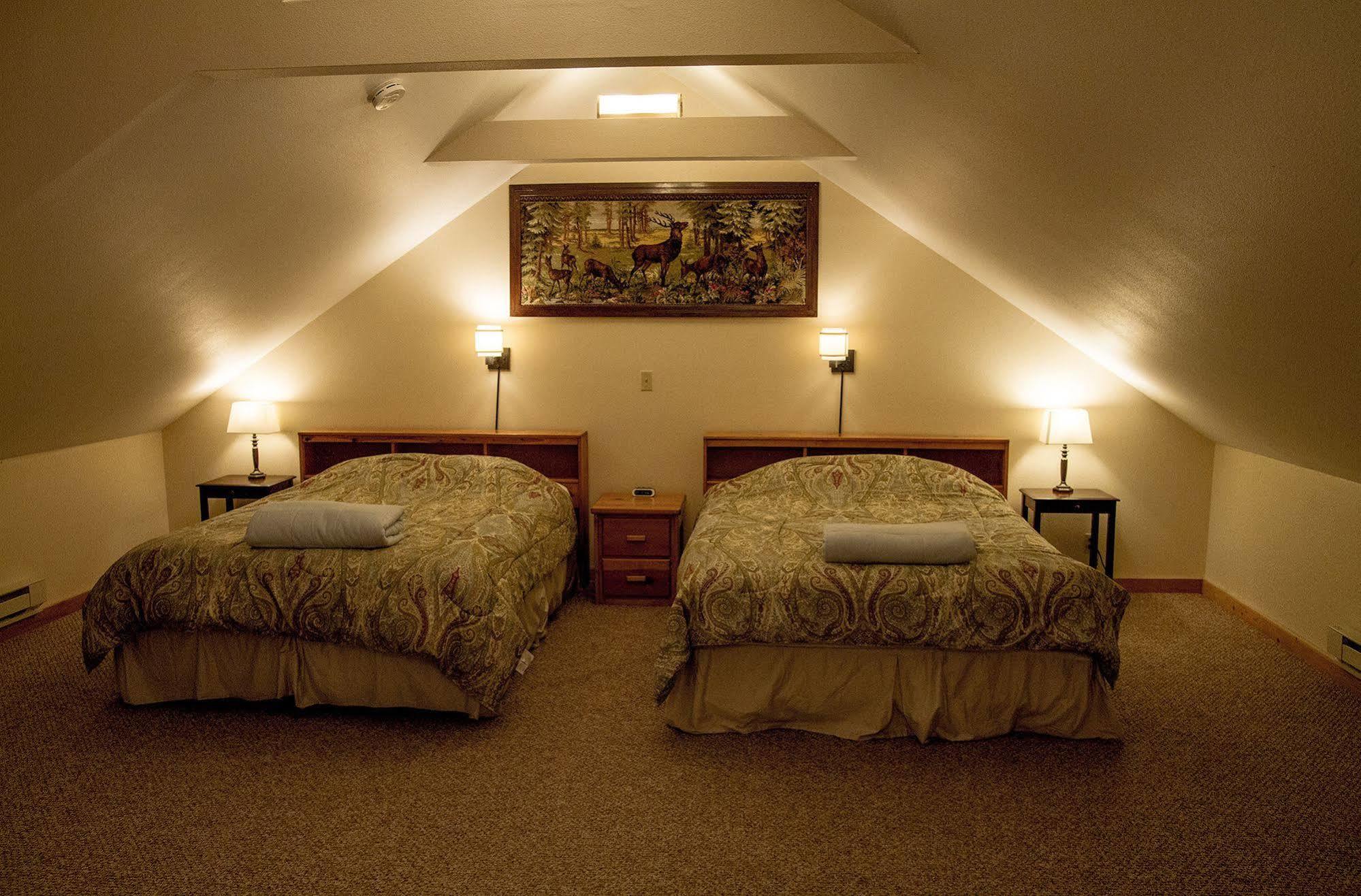 Whittaker'S Motel & Historic Bunkhouse Ashford Extérieur photo