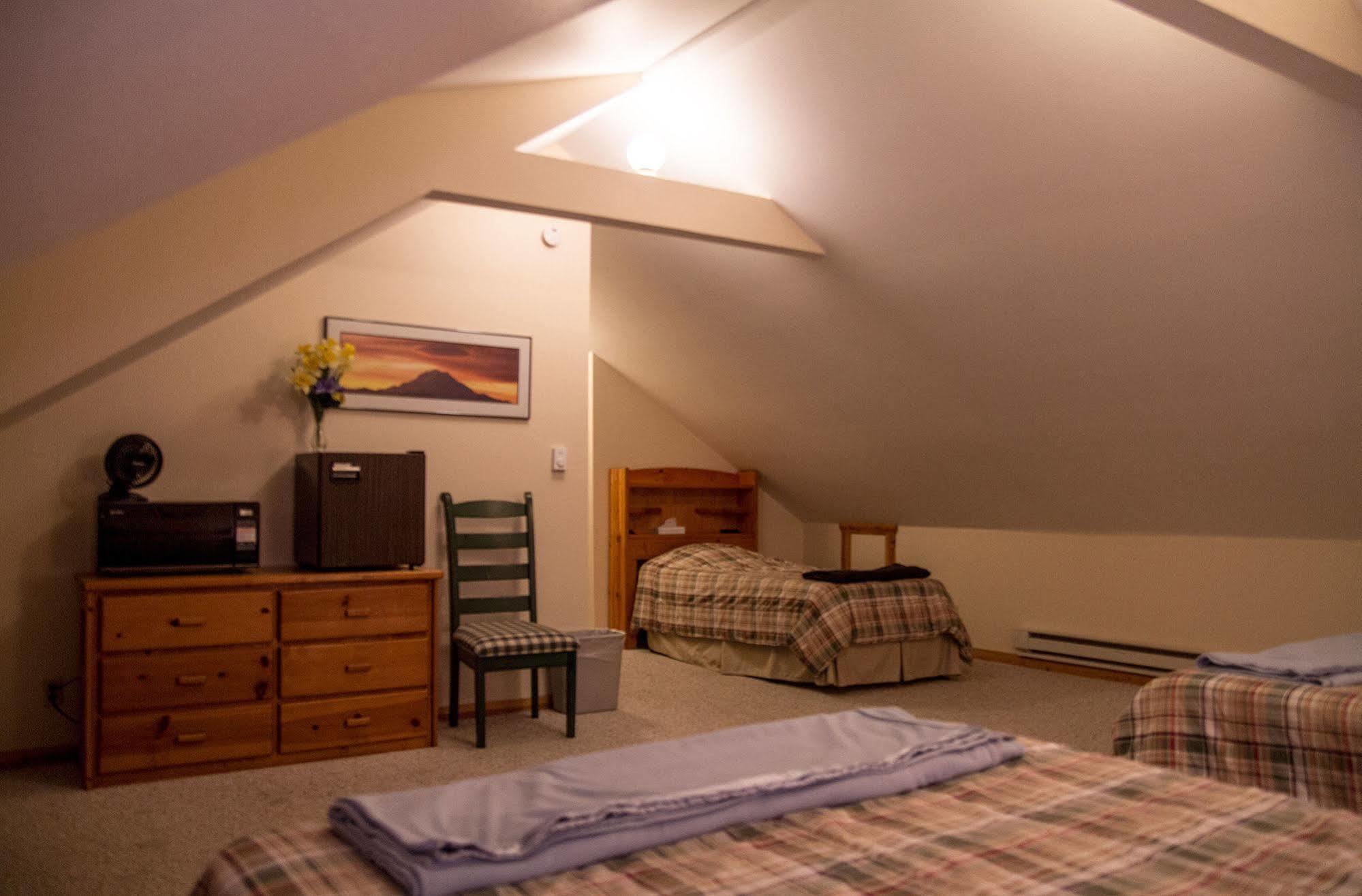 Whittaker'S Motel & Historic Bunkhouse Ashford Extérieur photo