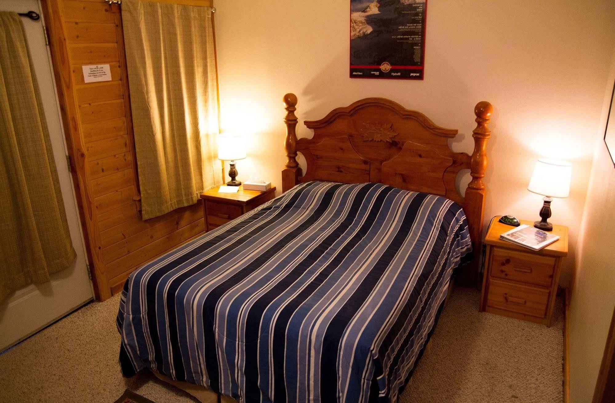 Whittaker'S Motel & Historic Bunkhouse Ashford Extérieur photo